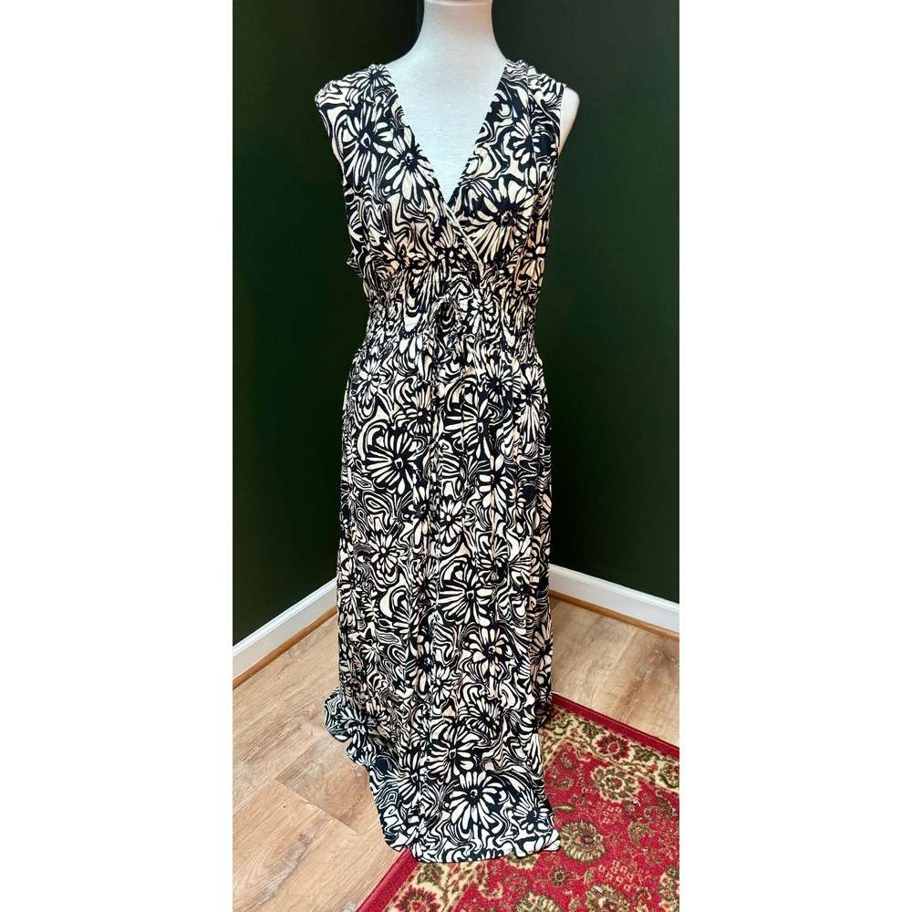 Mille Gabrielle Black & White Floral Smocked Waist Maxi Dress Women's 3X